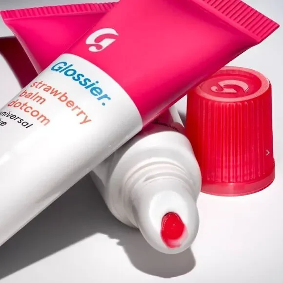 Glossier Strawberry Balm Dotcom, New - Picture 1 of 3